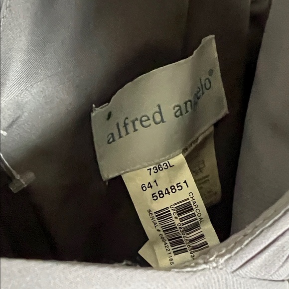 Alfred Angelo Elegant Sleeveless Gray Dress size 4 - Picture 4 of 4